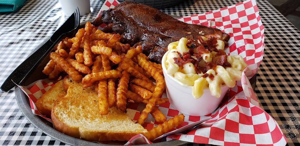 Sharpshooters Pit and Grill | restaurant | 8135 Gravois Rd, St. Louis, MO 63123, USA | 3143534745 OR +1 314-353-4745