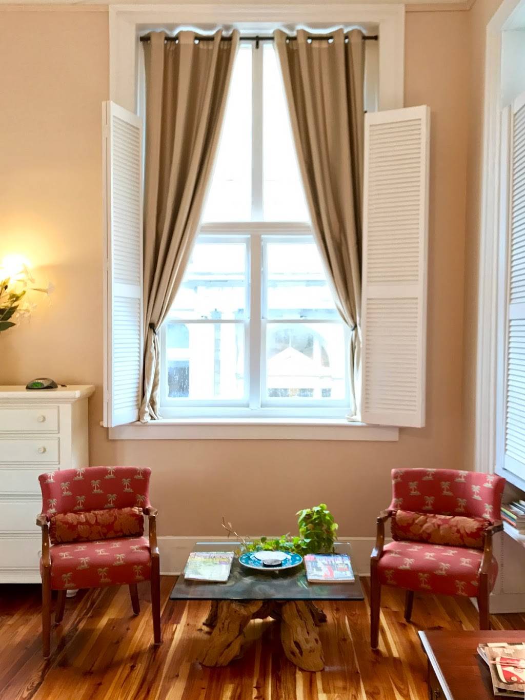 Jacobson Building at 19 Broad Street | cafe | 19 Broad St, Charleston, SC 29401, USA | 8436976709 OR +1 843-697-6709