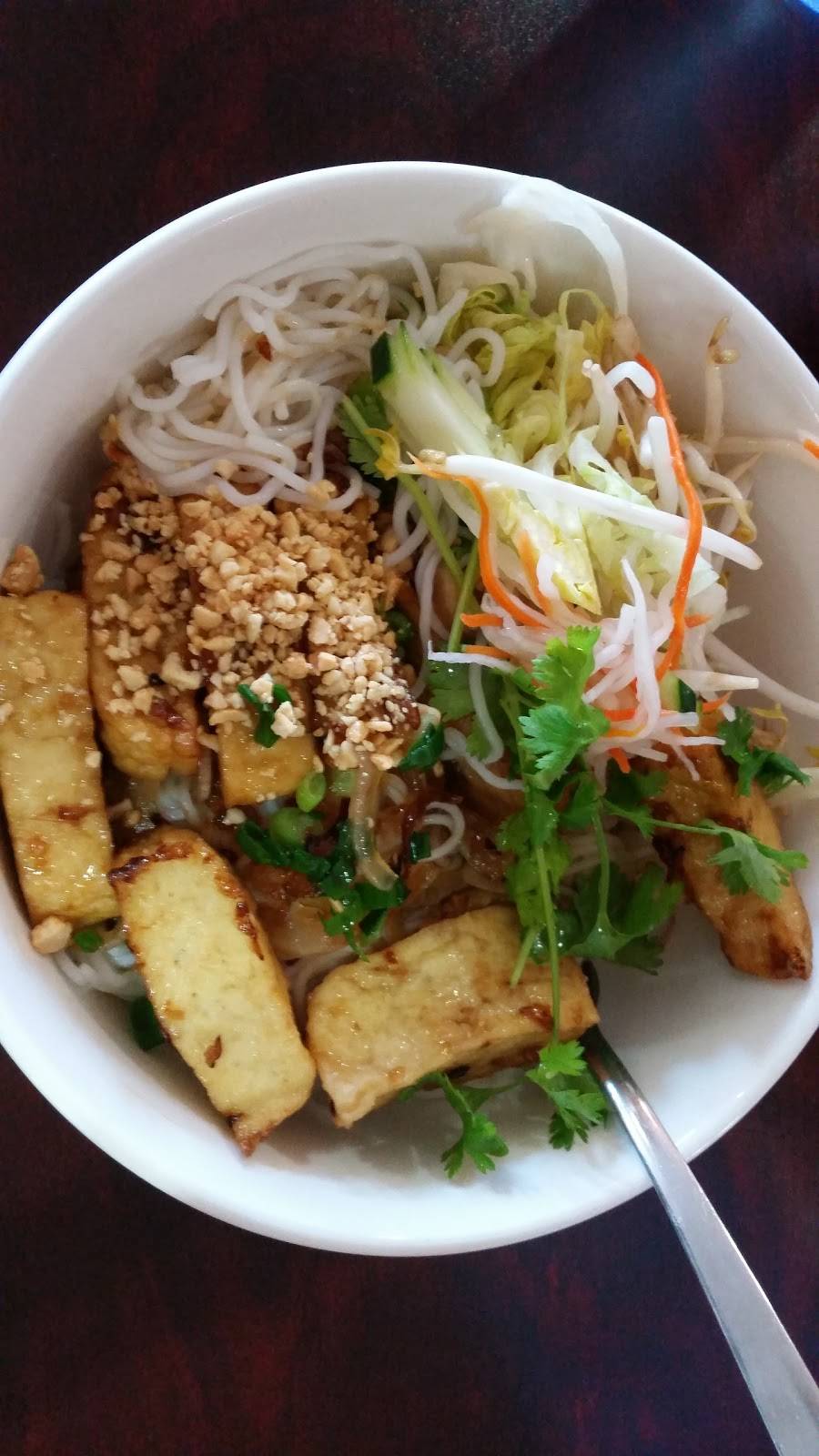 PhoVietnam | restaurant | 3234 S Wadsworth Blvd # M, Lakewood, CO 80227, USA | 7209209604 OR +1 720-920-9604