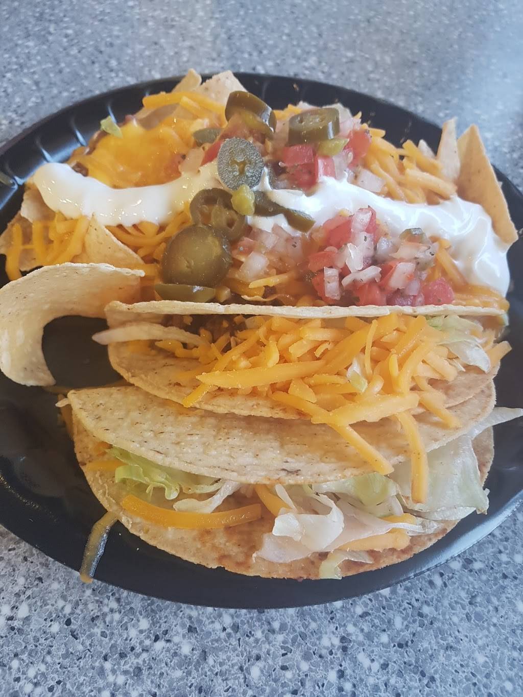 Hardees | restaurant | 1505 W Fayette Ave, Effingham, IL 62401, USA | 2173473455 OR +1 217-347-3455