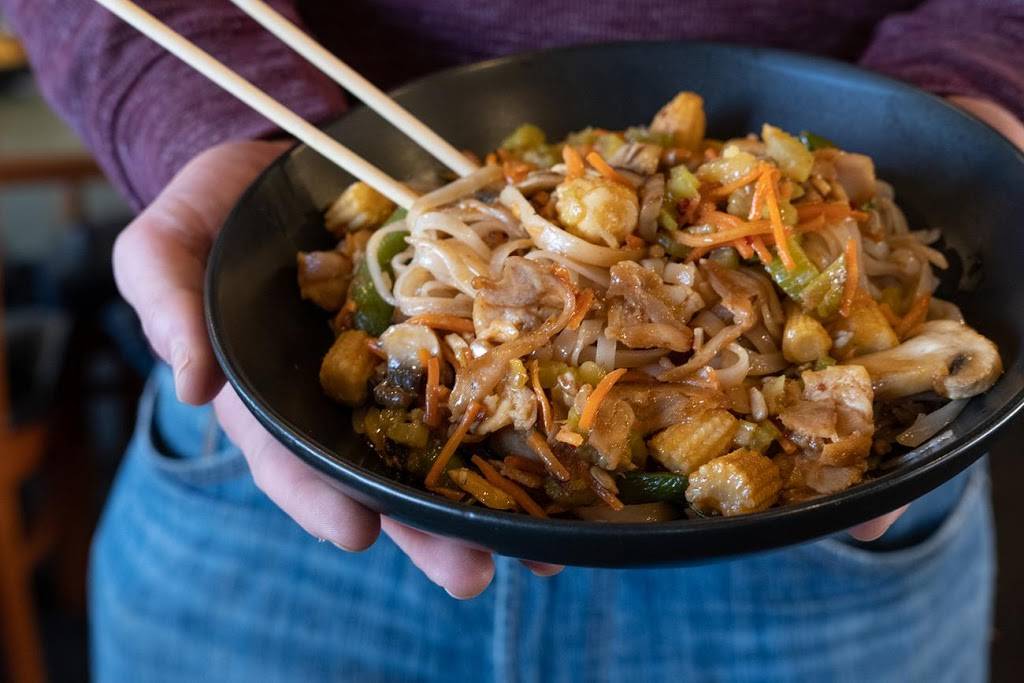 HuHot Mongolian Grill | restaurant | 917 25th Ave, Coralville, IA 52241, USA | 3193589100 OR +1 319-358-9100