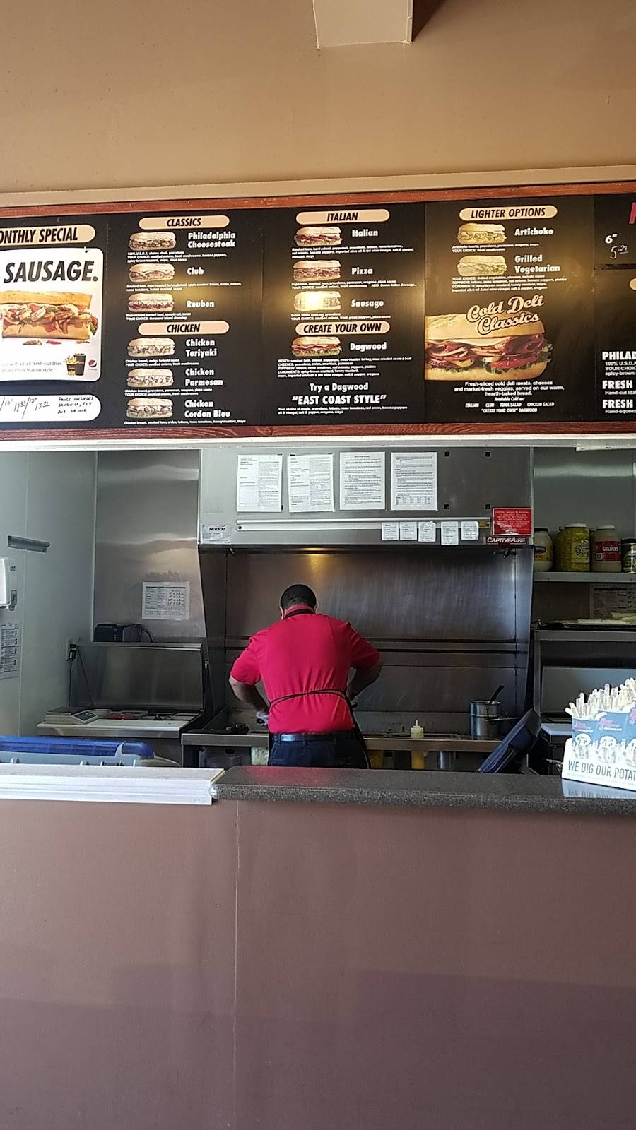 Penn Station East Coast Subs | meal takeaway | Natural Bridge and Lucas Hunt, St. Louis, MO 63121, USA | 3143897366 OR +1 314-389-7366