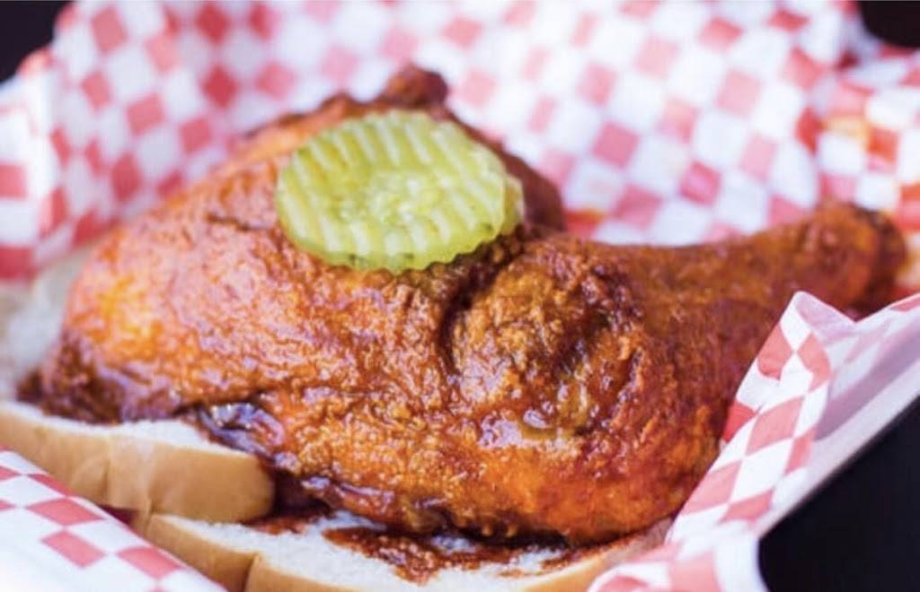 Helens Hot Chicken | restaurant | 2010 Scarritt Pl, Nashville, TN 37203, USA | 6298889972 OR +1 629-888-9972