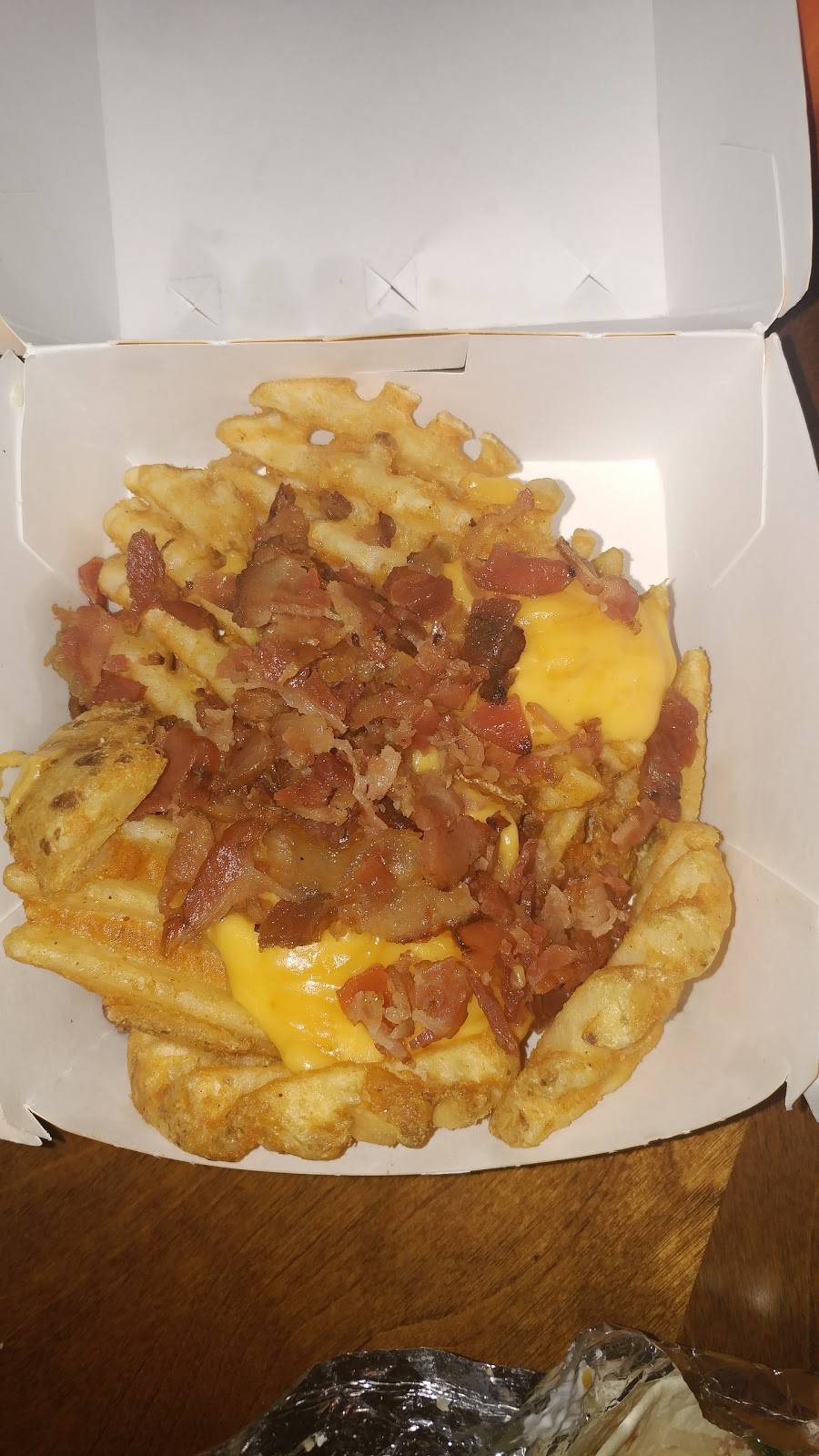 Carls Jr. | restaurant | 10009 Mission Gorge Rd, Santee, CA 92071, USA | 6195628715 OR +1 619-562-8715