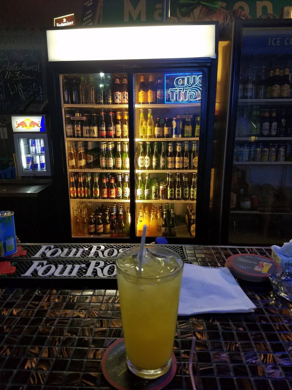 Neils Grille and Bar | restaurant | 5727 Quince Rd, Memphis, TN 38119, USA | 9016822300 OR +1 901-682-2300