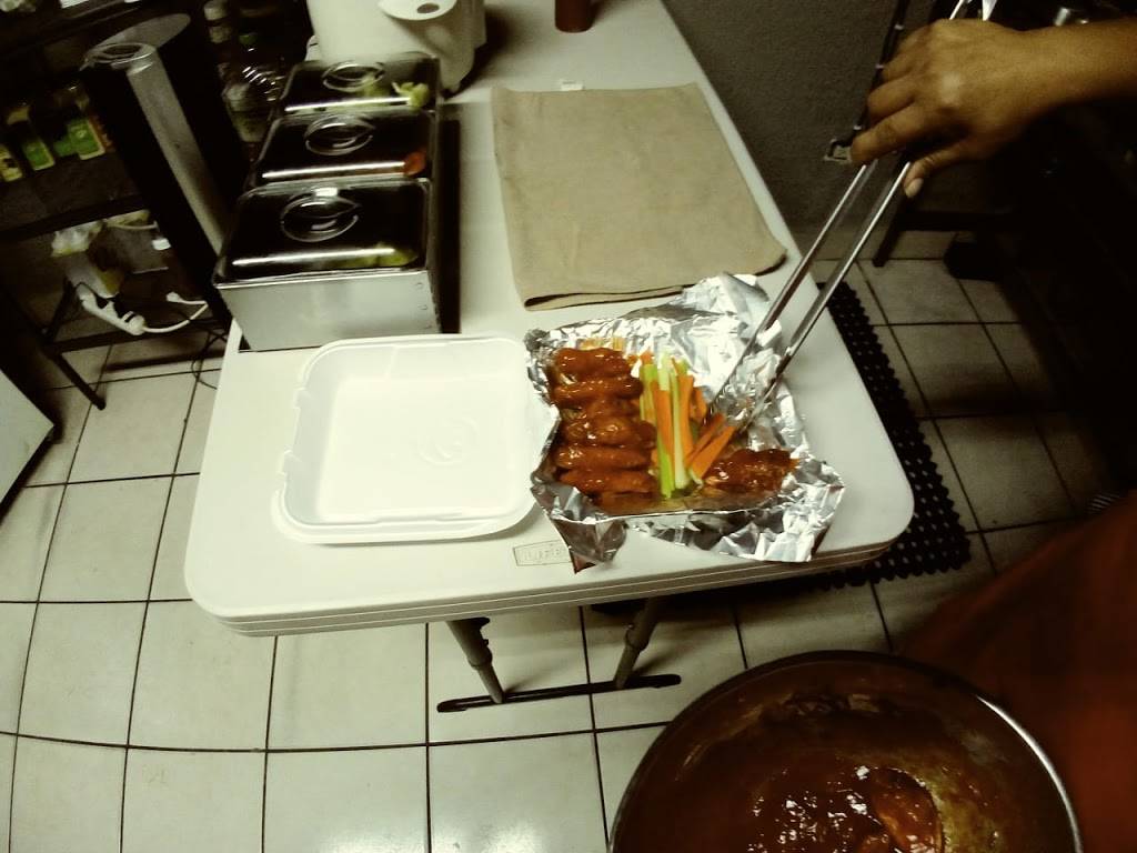 Racing Wings | restaurant | Calle Calafia 323, Colonia Popular 89, Popular 1989, 22812 Ensenada, B.C., Mexico | 016462592600 OR +52 646 259 2600