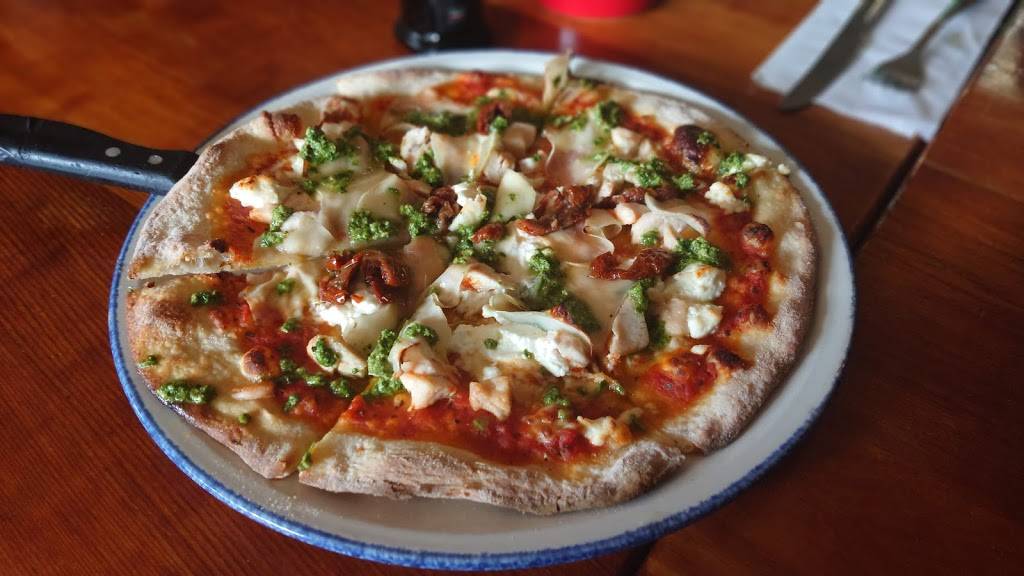 Roccos Plum Tomato | restaurant | 164 The Queensway, Etobicoke, ON M8Y 1J2, Canada | 4162555081 OR +1 416-255-5081