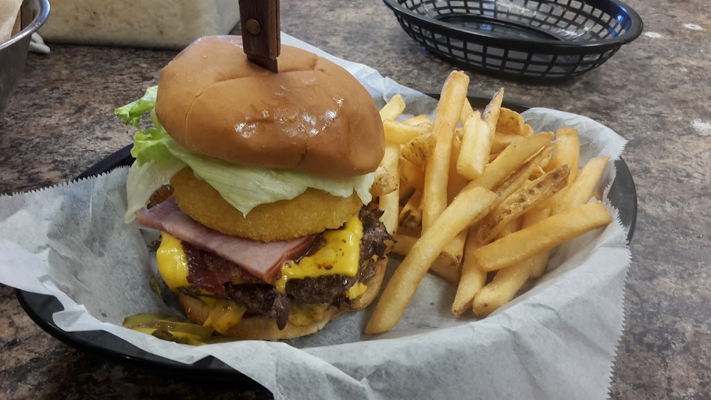 Alaska Cafe | restaurant | 1001 Main Ave, Lemmon, SD 57638, USA | 6053747588 OR +1 605-374-7588