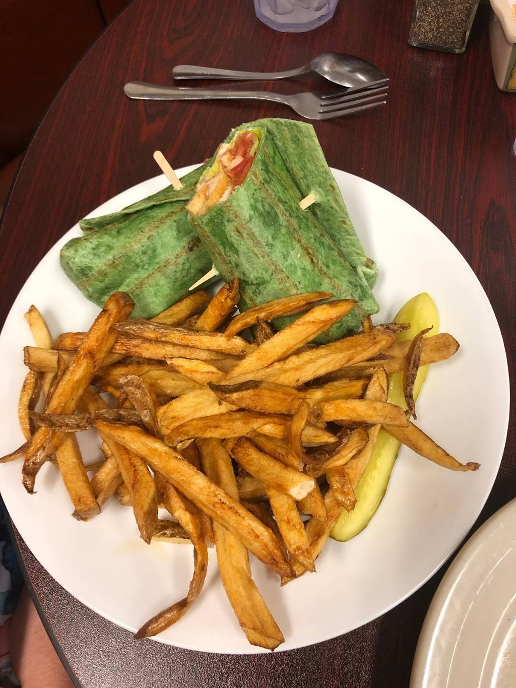 Dix Ave Diner | restaurant | 487 Dix Ave, Queensbury, NY 12804, USA | 5187924462 OR +1 518-792-4462