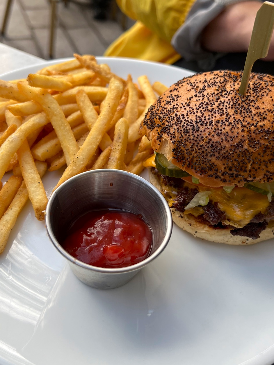 Restaurant and Bar at The Chloe | restaurant | 4125 St Charles Ave, New Orleans, LA 70115, USA | 5045415500 OR +1 504-541-5500