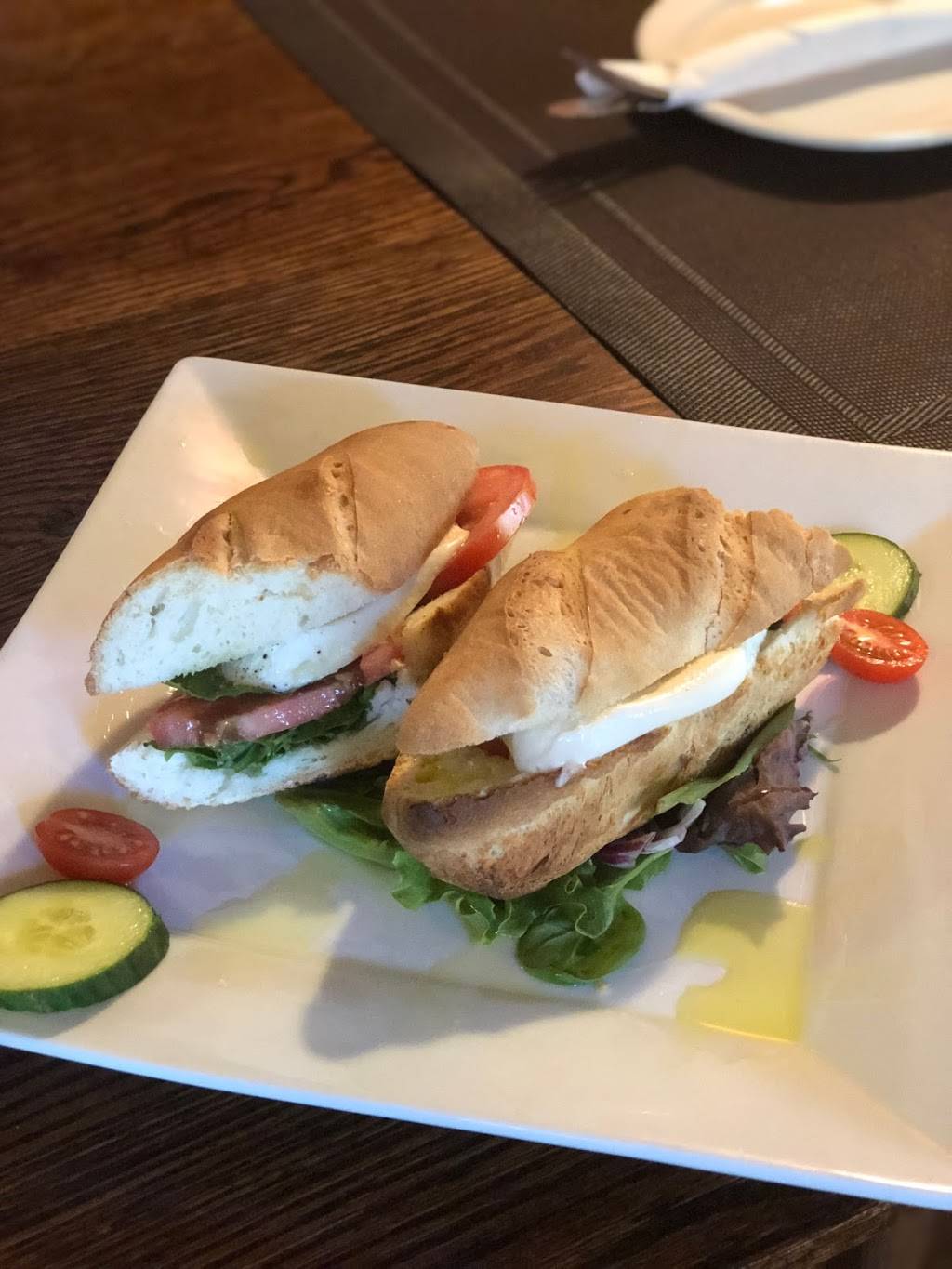 Ziraldo’s Italian Restaurant | restaurant | 24 Francis St W, Fenelon Falls, ON K0M 1N0, Canada | 7058873322 OR +1 705-887-3322