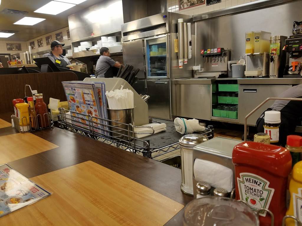 Waffle House | meal takeaway | 2427 Old Fort Pkwy, Murfreesboro, TN 37128, USA | 6158981527 OR +1 615-898-1527
