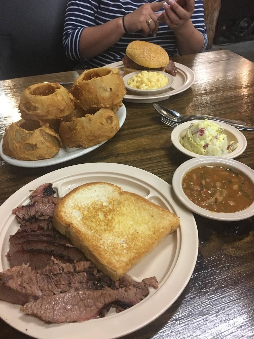 Lyndons Pit Bar-B-Q. | restaurant | 5320 Hollister St, Houston, TX 77040, USA | 7136902112 OR +1 713-690-2112