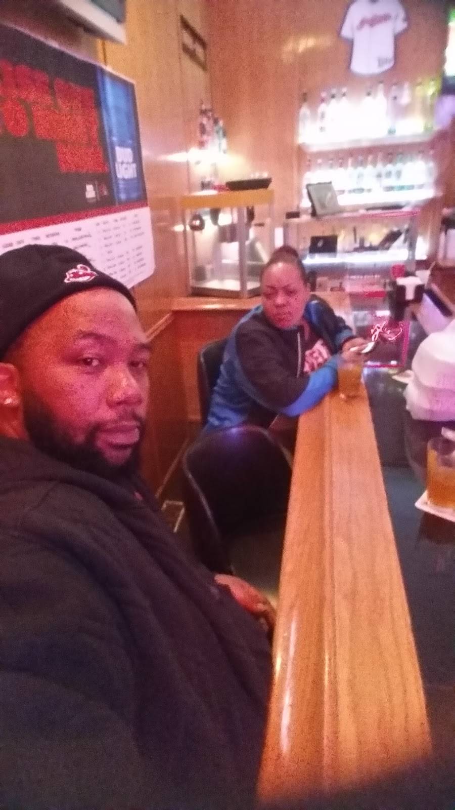 Rockside Tavern Bar & Grill | restaurant | 12929 Rockside Rd, Cleveland, OH 44125, USA | 2166627554 OR +1 216-662-7554