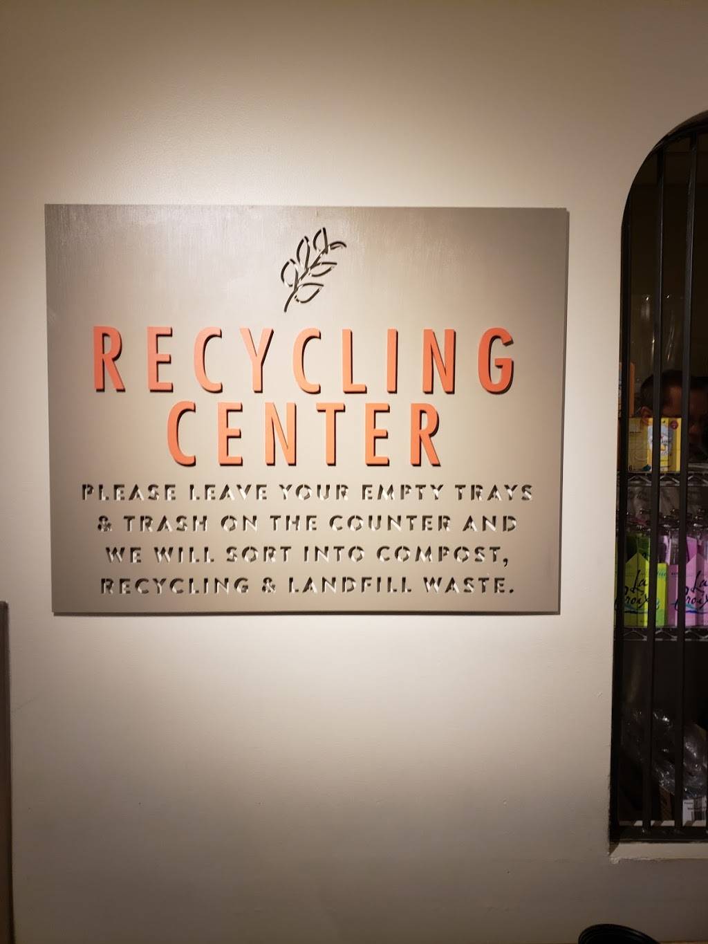 Sopraffina Marketcaffe | restaurant | 200 E Randolph St, Chicago, IL 60601, USA | 3127299200 OR +1 312-729-9200