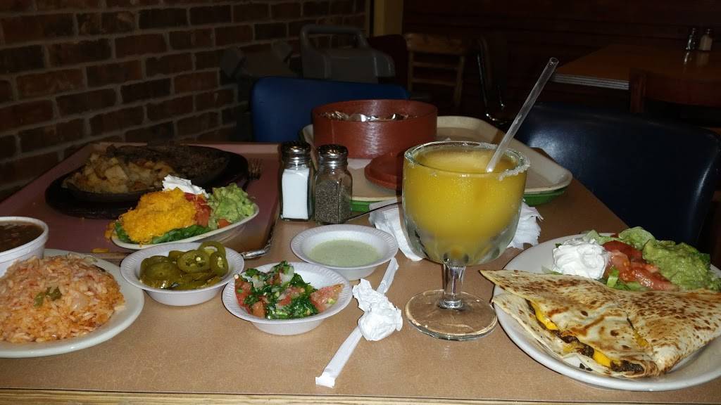 Chachos | restaurant | @ Tidwell, 5350 North Fwy I45, Houston, TX 77022, USA | 7135905500 OR +1 713-590-5500