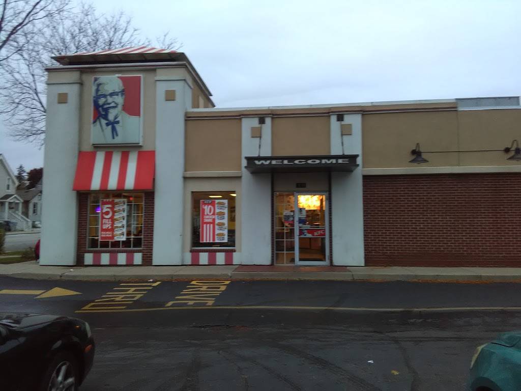 KFC | restaurant | 1570 W Mitchell St, Milwaukee, WI 53204, USA | 4146726360 OR +1 414-672-6360