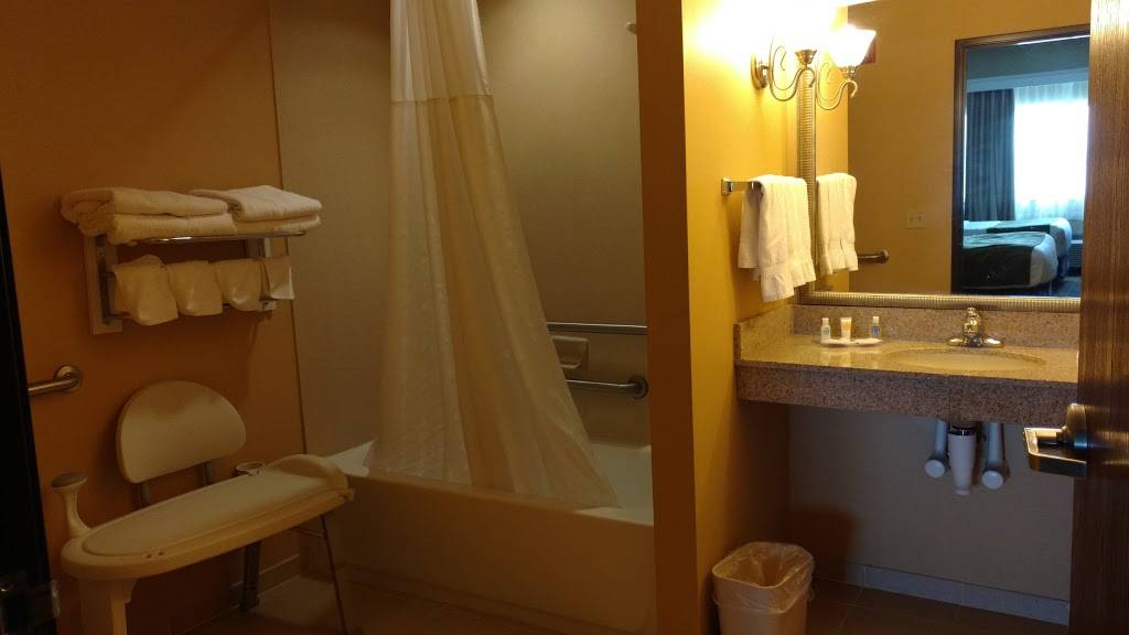 Comfort Suites | restaurant | 120 Plaza Dr, Bloomsburg, PA 17815, USA | 5703879100 OR +1 570-387-9100