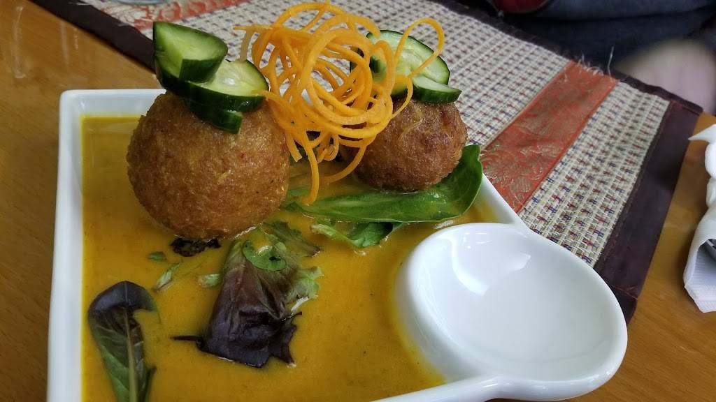 NapaThai Cuisine | restaurant | 24 N Main St, Lexington, VA 24450, USA | 5404618133 OR +1 540-461-8133