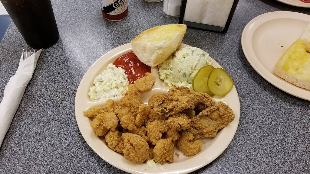 P & G Restaurant | restaurant | 345 Baronne St, New Orleans, LA 70112, USA | 5045259678 OR +1 504-525-9678