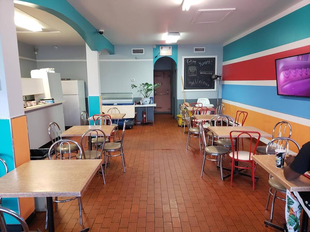 Mon Ami Drive In | restaurant | 11810 Boulevard Langelier, Montréal, QC H1G 3M3, Canada | 5143253651 OR +1 514-325-3651