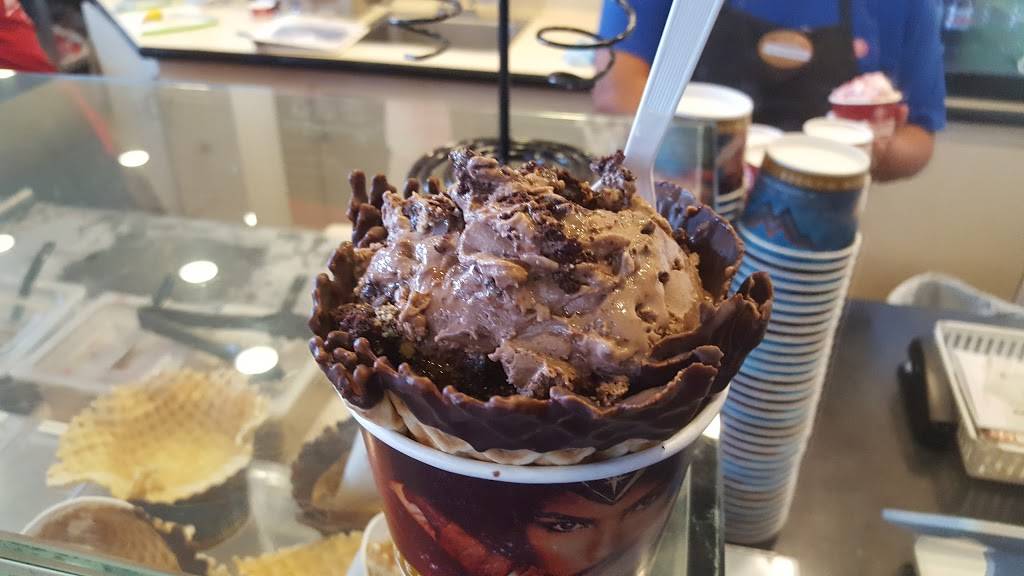 Cold Stone Creamery | bakery | 1470 Del Monte Center, Monterey, CA 93940, USA | 8316491346 OR +1 831-649-1346