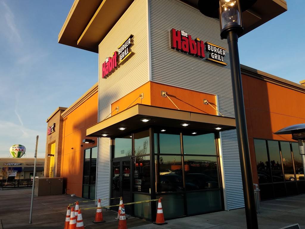 The Habit Burger Grill | restaurant | 2682 Naglee Rd #100, Tracy, CA 95304, USA | 2093622540 OR +1 209-362-2540
