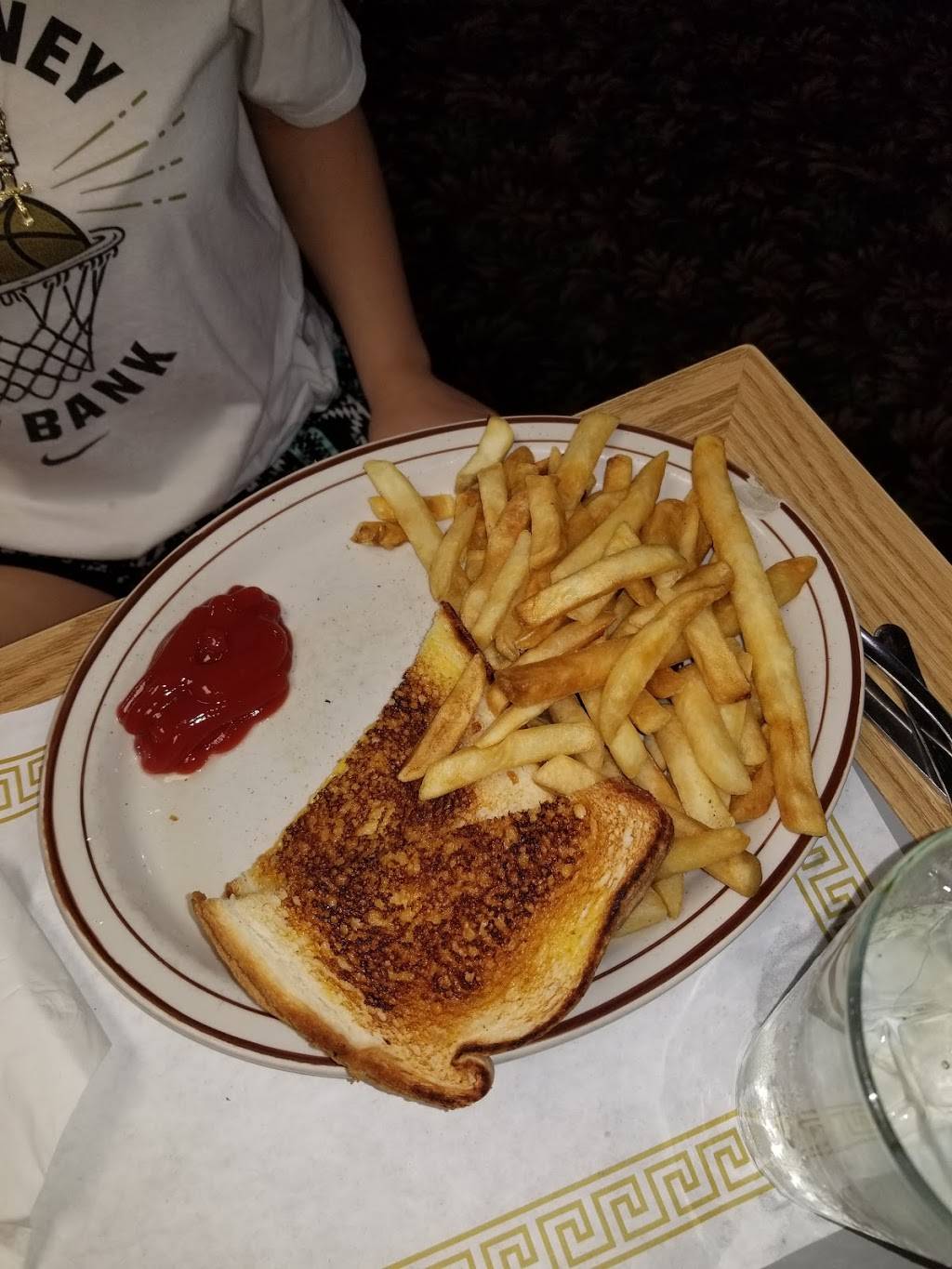 Lake Breeze Restaurant | restaurant | 35450 Jefferson Ave, Harrison Charter Township, MI 48045, USA | 5867911780 OR +1 586-791-1780