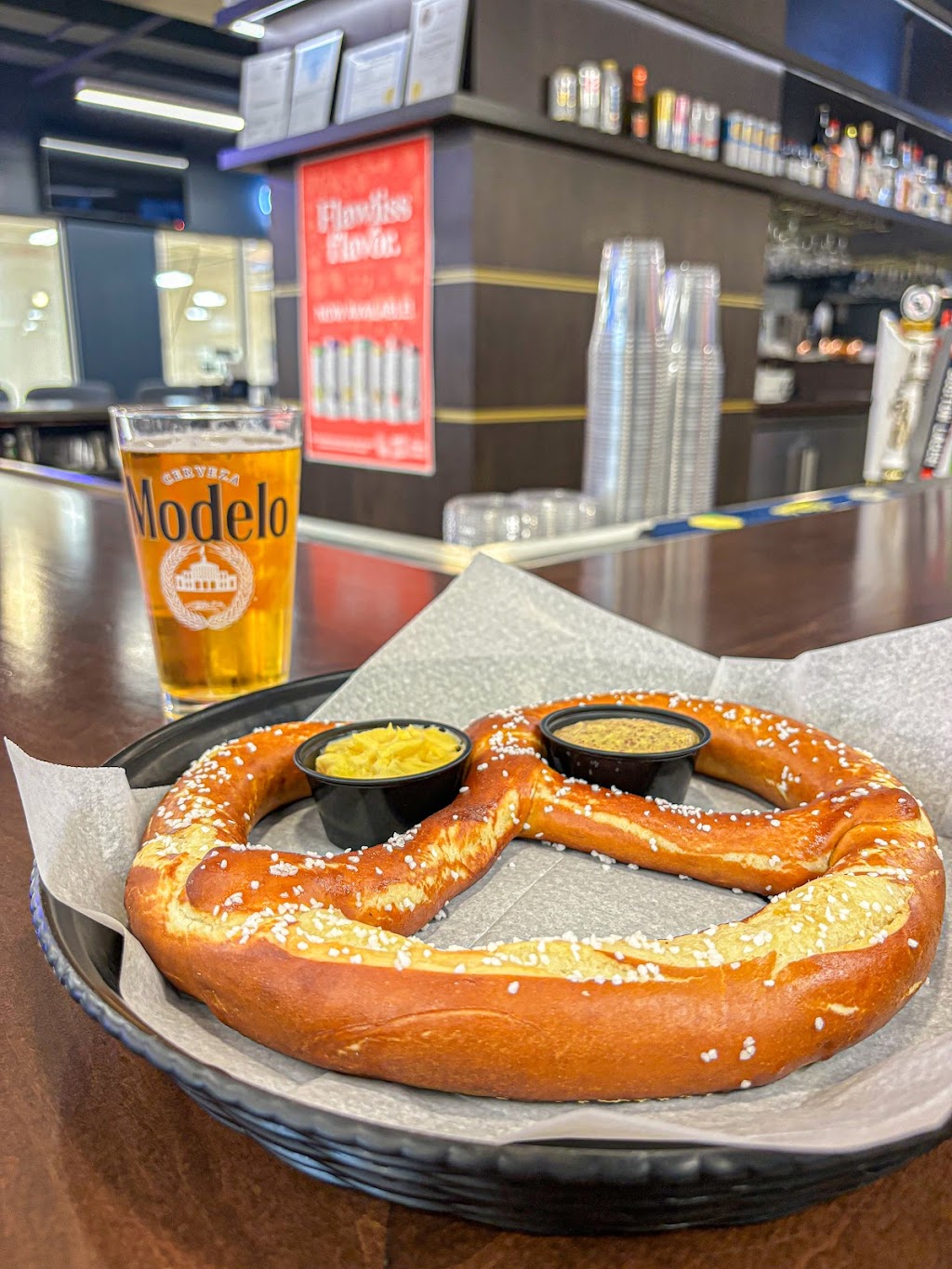 Station Grille at Wintrust Sports Complex | restaurant | 5499 W 65th St Second Floor, Bedford Park, IL 60638, USA | 7082959500 OR +1 708-295-9500