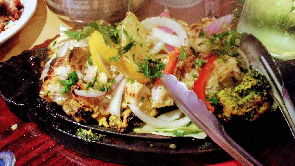 Cafe India Bay View | restaurant | 2201 S Kinnickinnic Ave, Milwaukee, WI 53207, USA | 4148376121 OR +1 414-837-6121