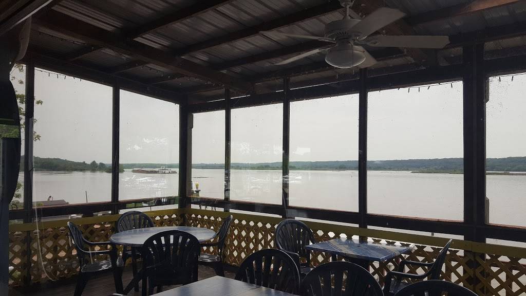 Captains Cove | restaurant | 1134 N 27th Rd, Ottawa, IL 61350, USA | 8154340881 OR +1 815-434-0881