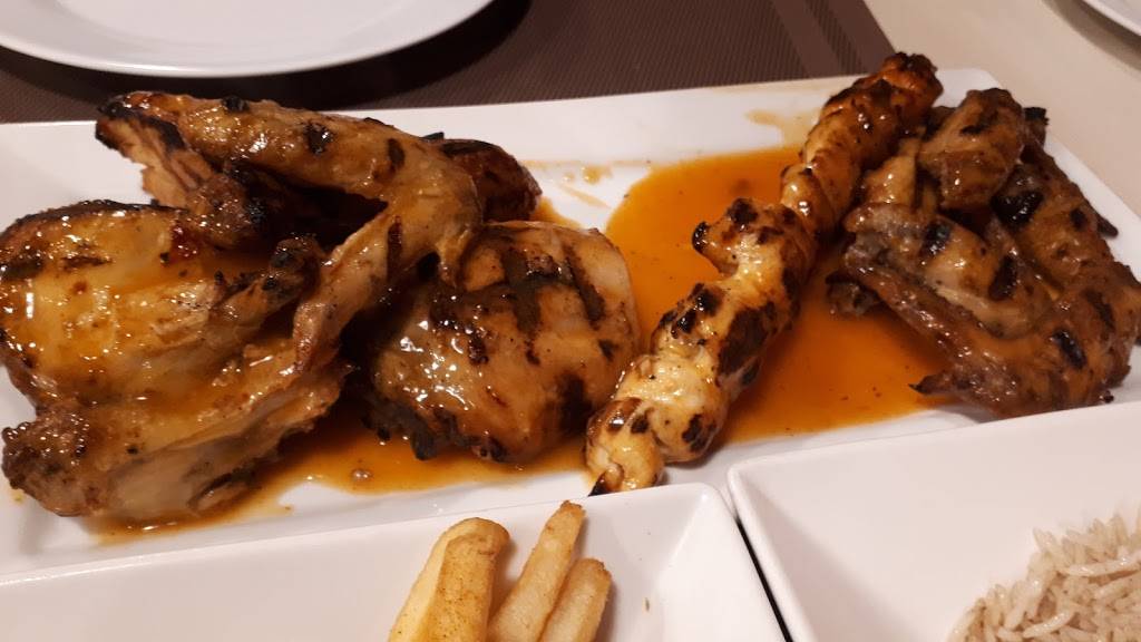 Chick Fiesta | restaurant | 2200 Brock Rd C4, Pickering, ON L1X 2R2, Canada | 9052394040 OR +1 905-239-4040