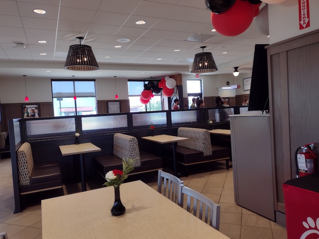 Chick-fil-A | restaurant | 3015 S Kinney Coulee Rd, Onalaska, WI 54650, USA | 6086681028 OR +1 608-668-1028