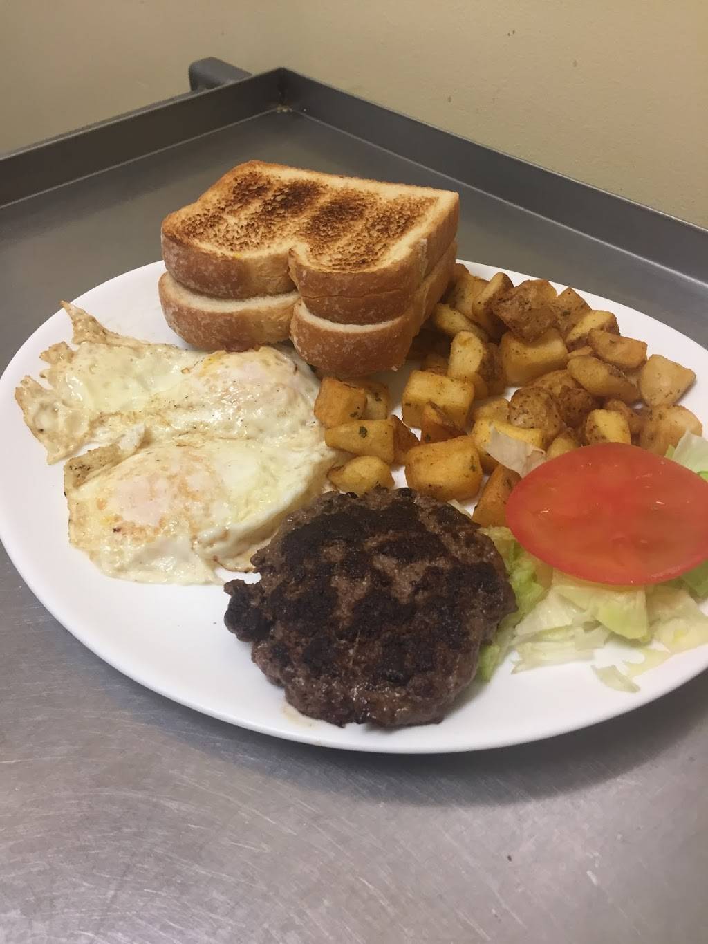 Le Saint Bens | restaurant | 550 98e Rue, Saint-Georges, QC G5Y 8G1, Canada | 4182275212 OR +1 418-227-5212