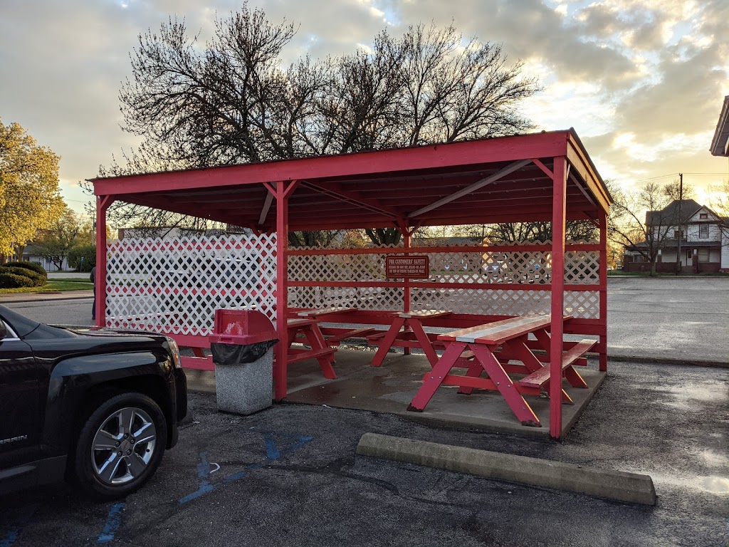 Budges Drive In | restaurant | 1102 N 14th St, Lafayette, IN 47904, USA | 7657421500 OR +1 765-742-1500