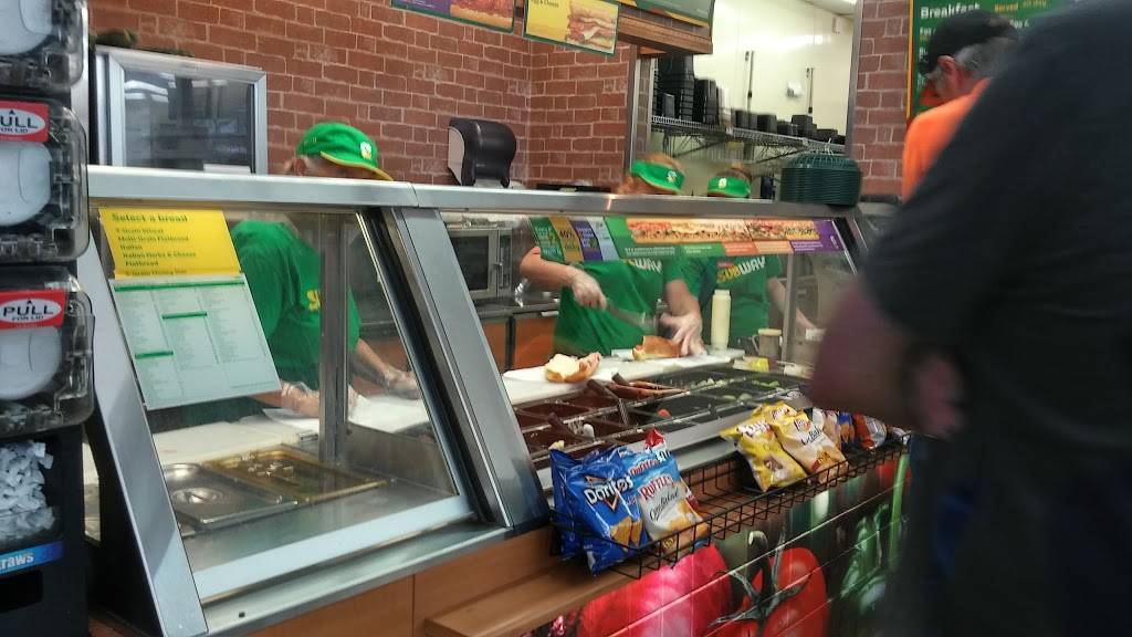 BP | restaurant | 2185 W New York Ave W, FL-44, DeLand, FL 32720, USA | 3867360014 OR +1 386-736-0014