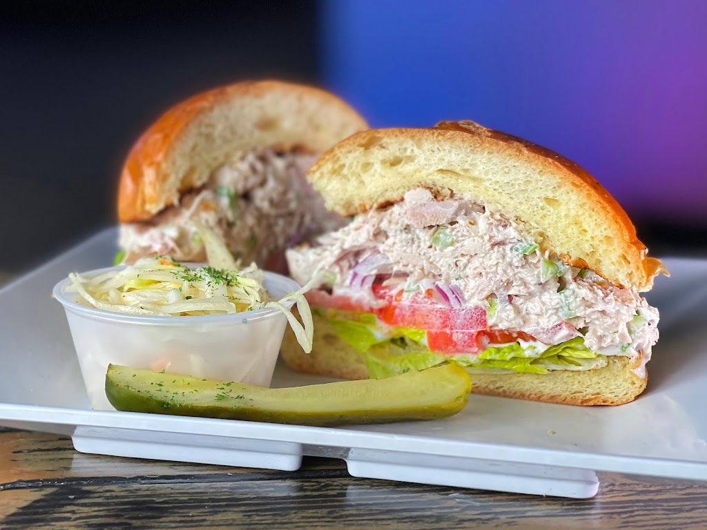 The Edge At Lulus | restaurant | 388 Medford Ave, Patchogue, NY 11772, USA | 6313079195 OR +1 631-307-9195