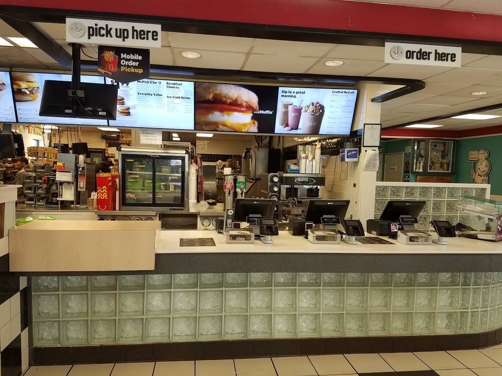 McDonalds | cafe | 2000 Victory Blvd, Portsmouth, VA 23702, USA | 7574871958 OR +1 757-487-1958