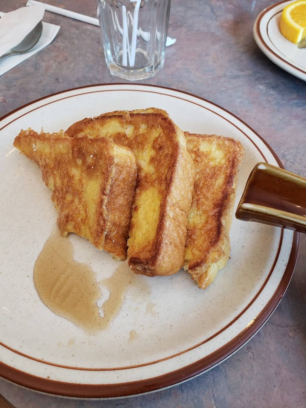 Golden Olympic Restaurant | restaurant | 1608 Chicago Ave, Evanston, IL 60201, USA | 8473281617 OR +1 847-328-1617