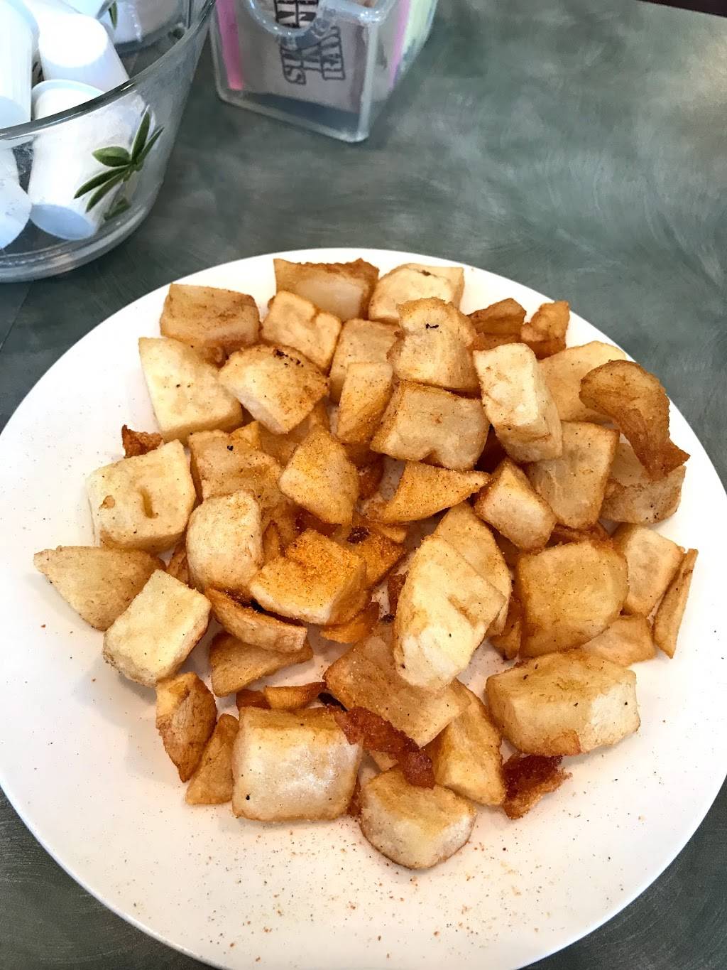 Table 8 | restaurant | 1836 Acushnet Ave, New Bedford, MA 02746, USA | 5089951826 OR +1 508-995-1826