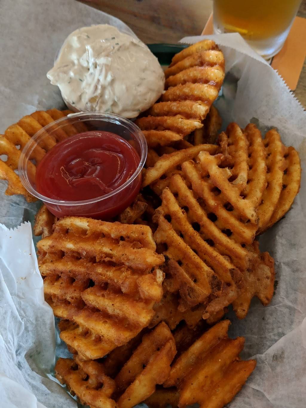 Lowlife Bar | restaurant | 106 E Hudson Ave, Folly Beach, SC 29439, USA | 8436330460 OR +1 843-633-0460