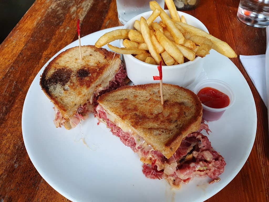 Carving Room Kitchen & Bar | restaurant | 300 Massachusetts Ave NW, Washington, DC 20001, USA | 2025252116 OR +1 202-525-2116