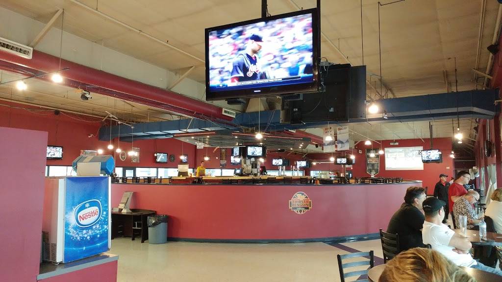 Canlan Ice Sports | restaurant | 1120 Martin Grove Rd, Etobicoke, ON M9W 4W1, Canada | 4162475742 OR +1 416-247-5742