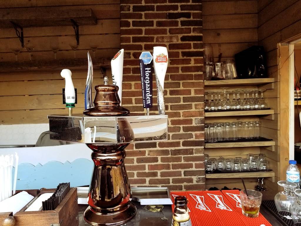 Pour Abbeys Bar & Grill | restaurant | 107 Hawkins St, Newark, NJ 07105, USA | 9735221000 OR +1 973-522-1000