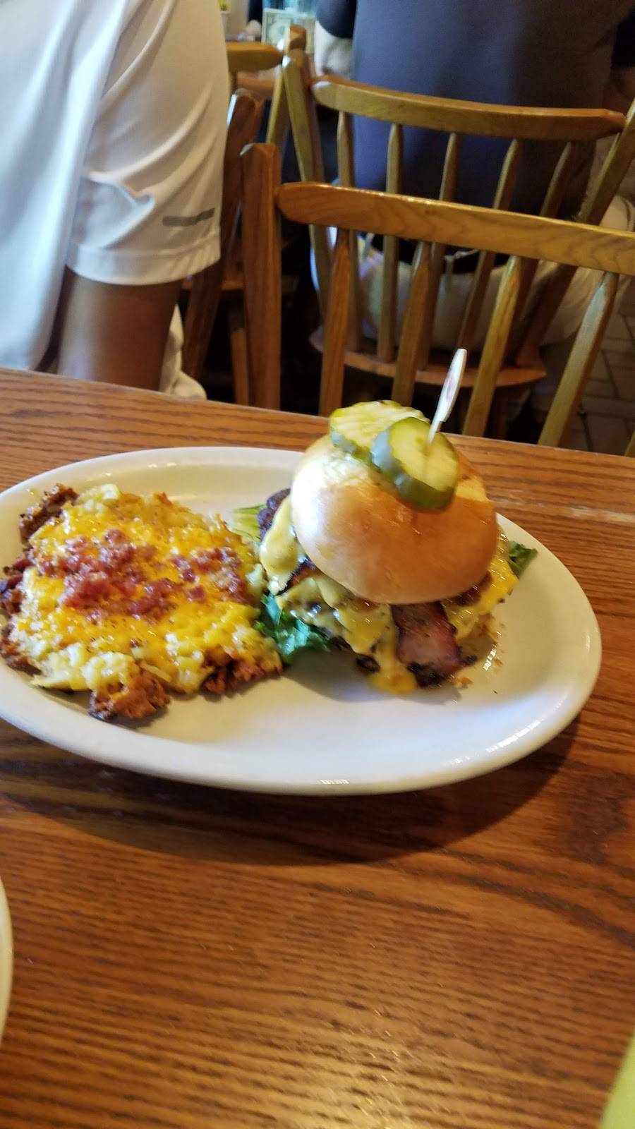 Cracker Barrel Old Country Store | restaurant | 76 Rothrock Loop, Akron, OH 44321, USA | 3306660279 OR +1 330-666-0279