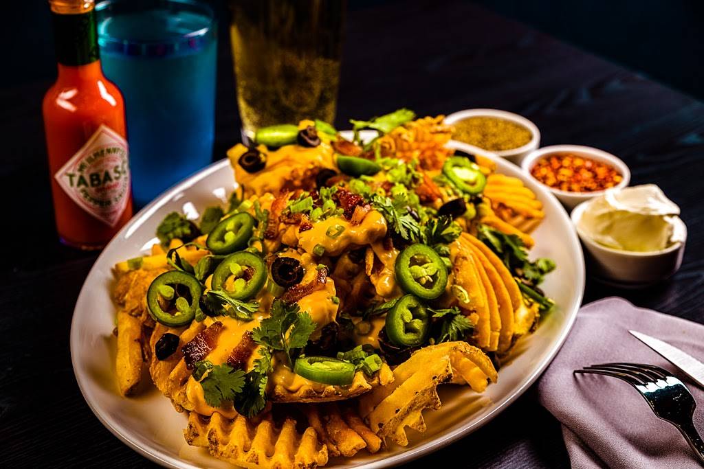 Tavern on the Point | restaurant | 6724 N Northwest Hwy, Chicago, IL 60631, USA | 7738676300 OR +1 773-867-6300