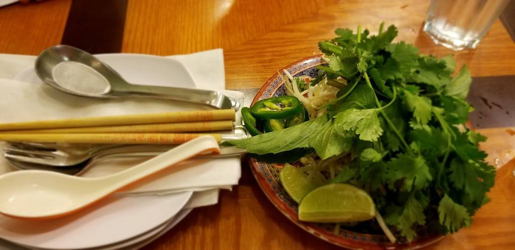 Dung Gia Restaurant | restaurant | 1436 Miner St, Des Plaines, IL 60016, USA | 8478034402 OR +1 847-803-4402