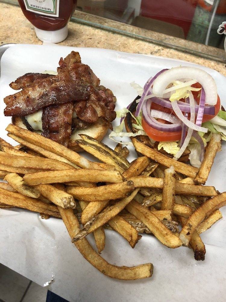 Big Mouth Burgers | restaurant | 1323 W Clarendon Dr, Dallas, TX 75208, USA | 4692060824 OR +1 469-206-0824