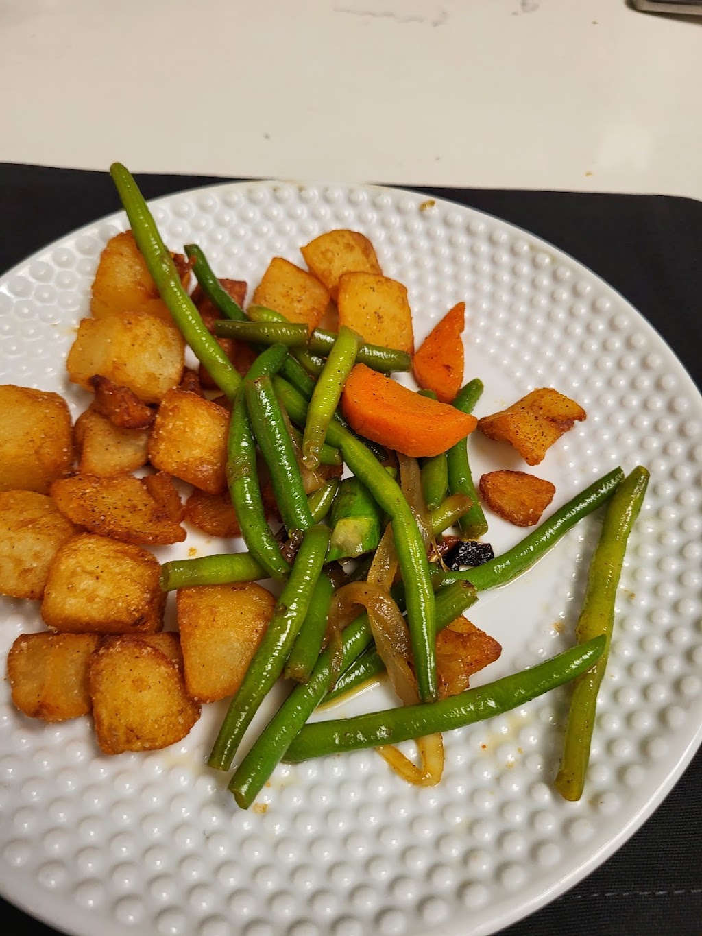 Mazens | restaurant | 217 W College St, Lake Charles, LA 70605, USA | 3374778207 OR +1 337-477-8207