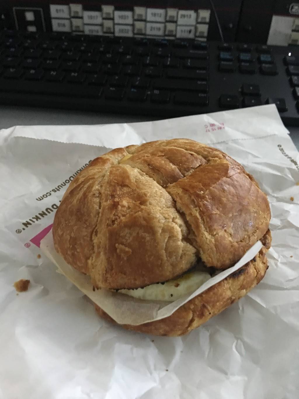 Dunkin | cafe | 302 N Delsea Dr, Clayton, NJ 08312, USA | 8563079200 OR +1 856-307-9200